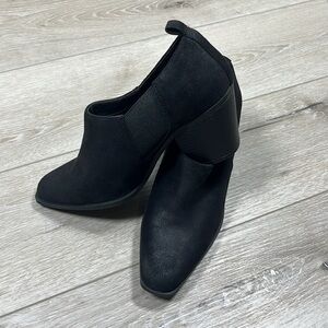 Chinese Laundry Boots Womens 9 Ankle Gini 002 Black Faux Leather Slip On Heels